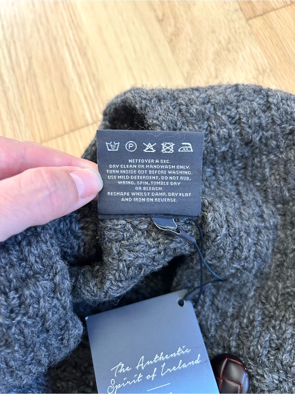Aran Merino Wool Cable Knit Poncho Charcoal Gray Made In Ireland O/S — image 8 of 8